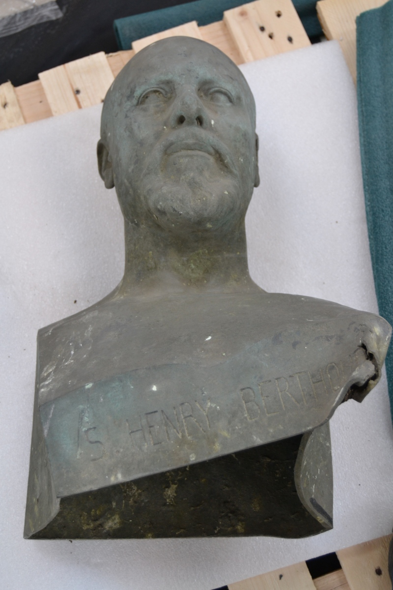 Samuel Henri Berthoud (1804-1891), Edouard Charles Marie Houssin, 1873
