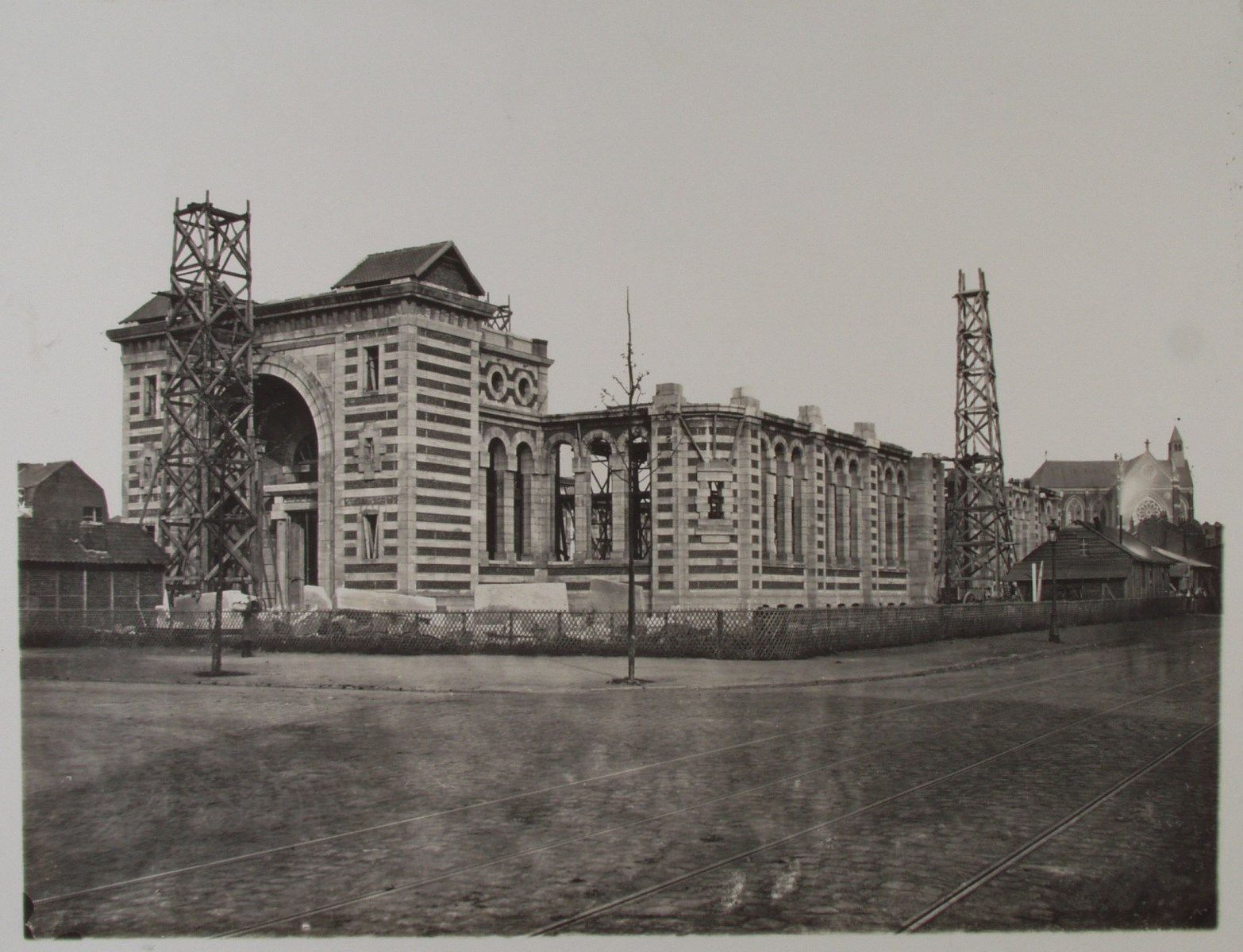 Le Palais Rameau en cours de construction (Titre d'origine), (atelier (de)) Le Blondel, 1878 Date de prise de vue
