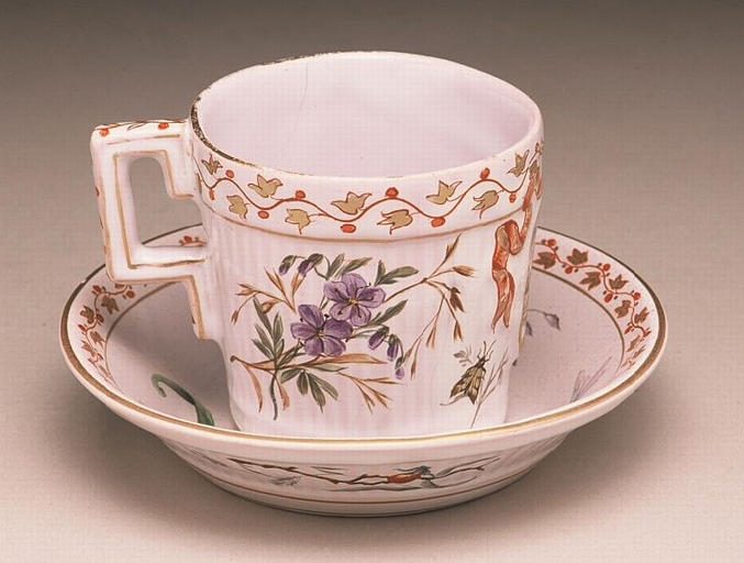 Tasse, soucoupe_0