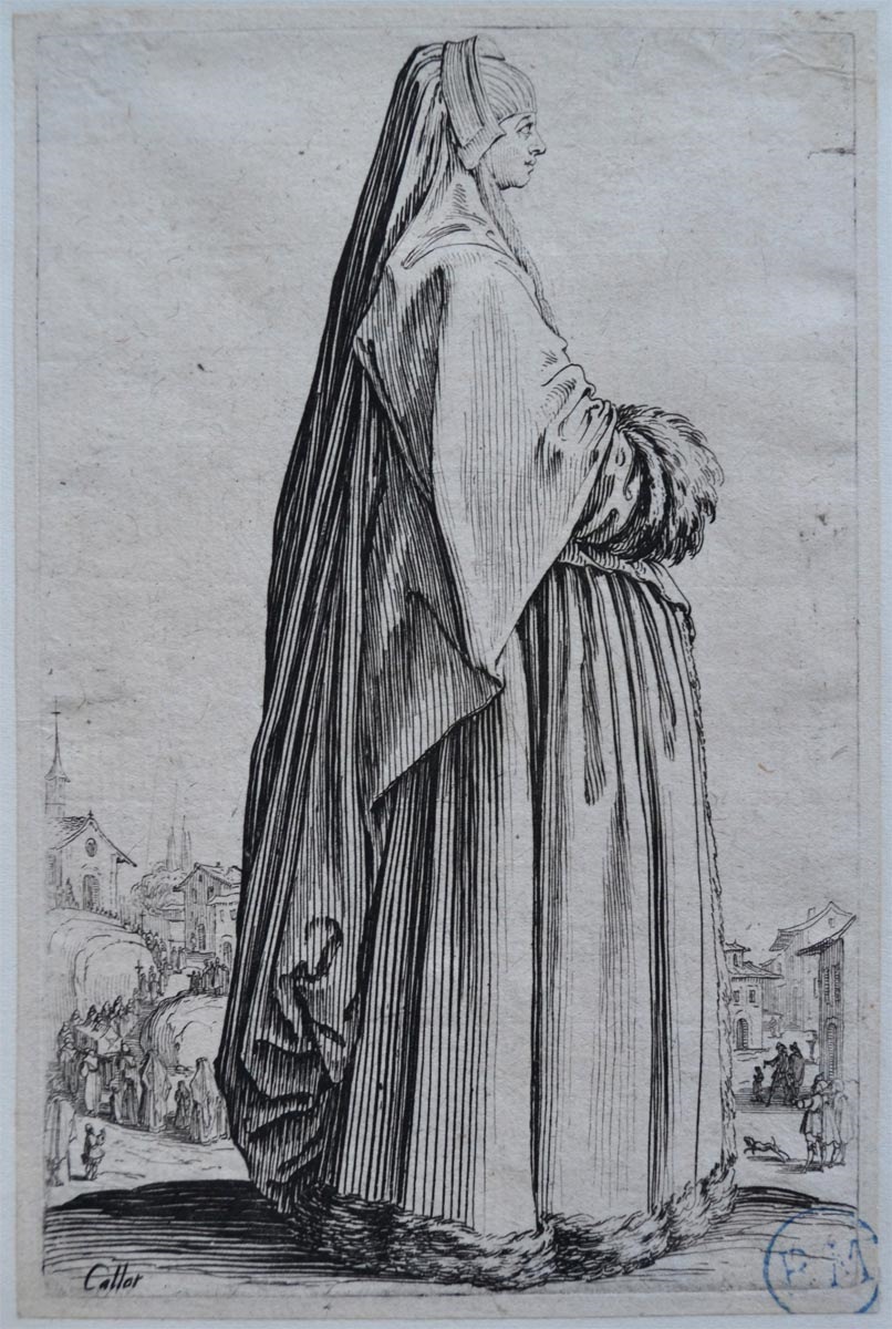 La dame coiffée d'un grand voile et à la robe bordée de fourrures_0