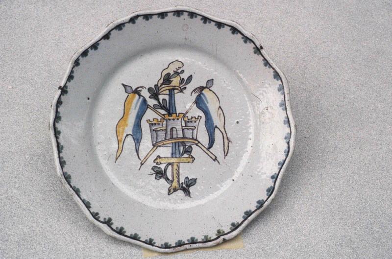 Assiette (historié, chantourné)_0