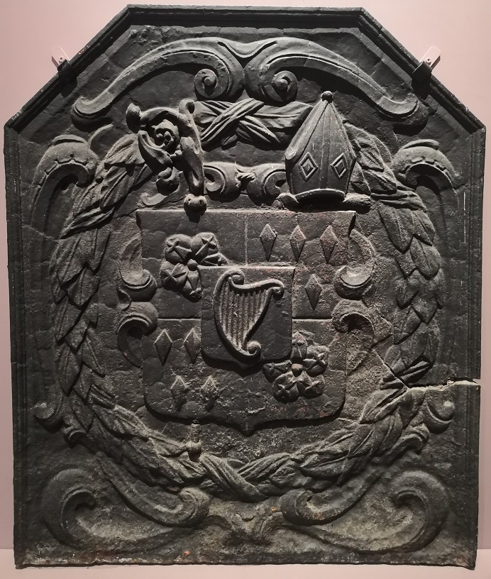 Plaque de cheminée provenant de l'abbaye de La Vieille-Lyre_0