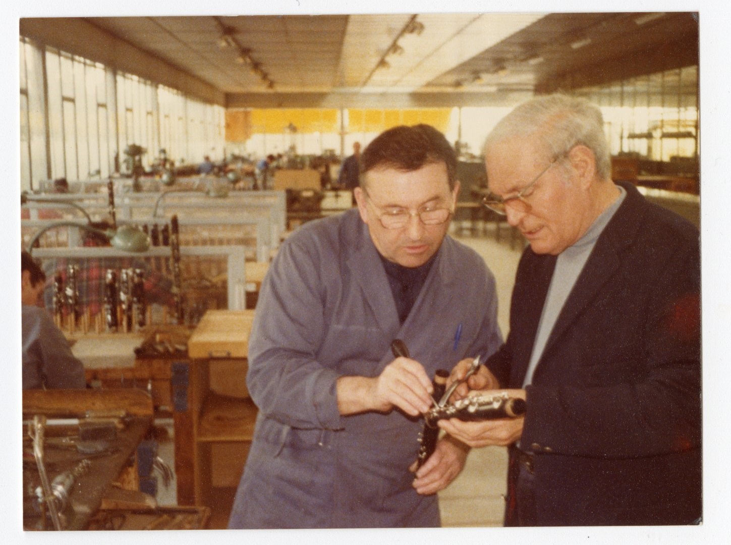 Raymond Confolens et Léon Leblanc à l’usine (titre factice), 1979