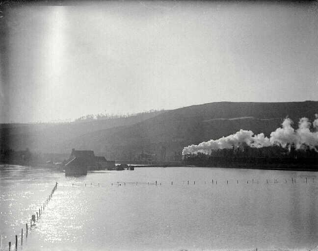 Saint-Pierre, les inondations (St.Pierre (c. de Paris). Inondations. 1897. Train express), Paul Faugas, 1897