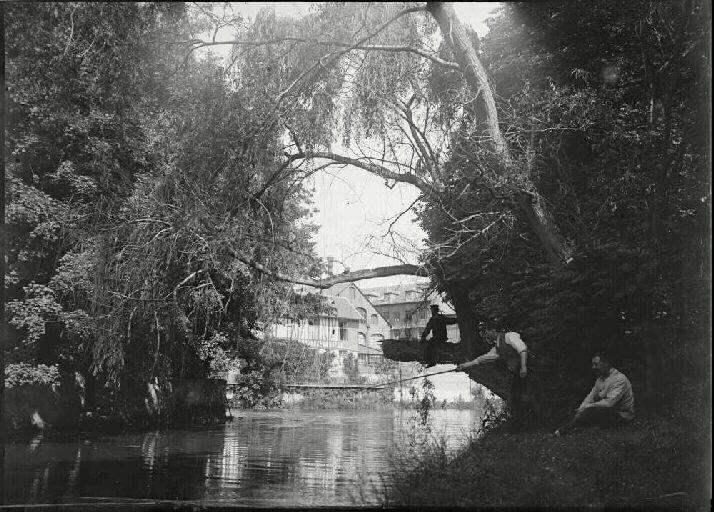 L'Eure à Louviers, Jardin de Mr Poussin_0