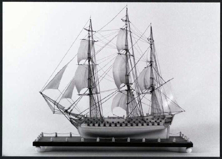 Maquette de bateau, socle_2