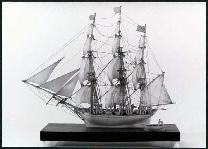 Maquette de bateau (coque développée), socle_2