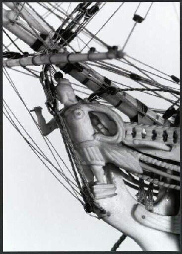 Maquette de bateau (coque développée), travail de ponton, socle_2