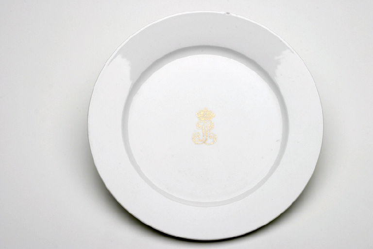 Assiette plate du service des officiers de Compiègne_0