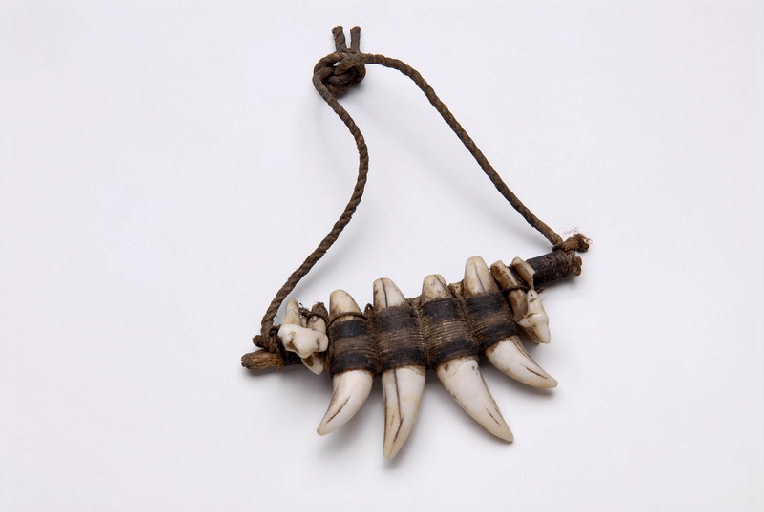 Collier (?)_0