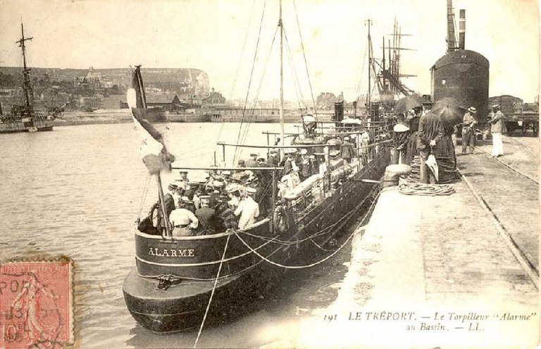 Le Tréport. Le torpilleur Alarme au bassin_0