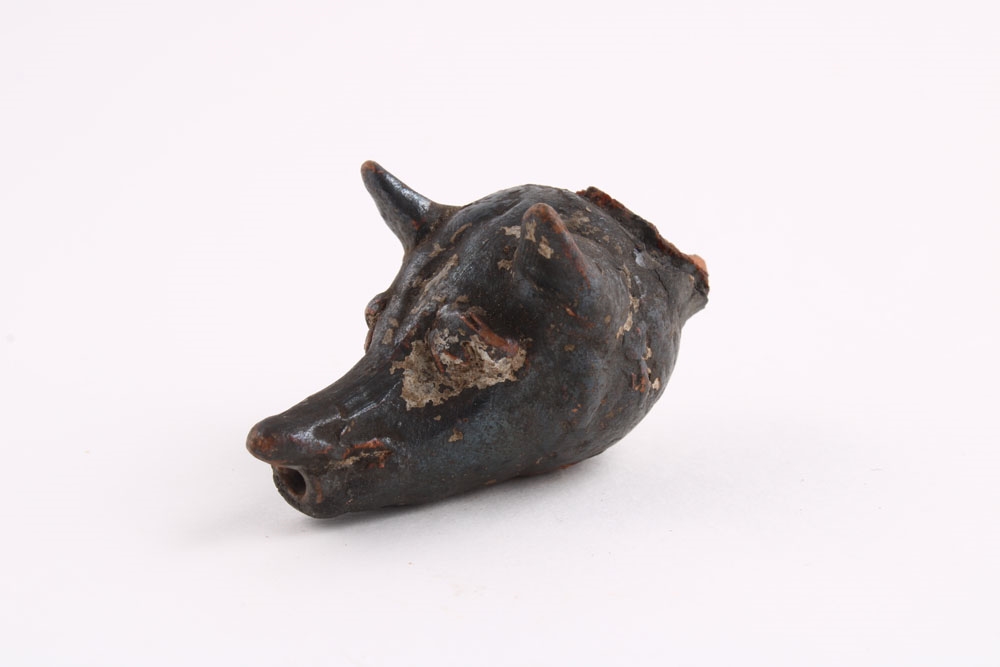 Embouchure en forme de Tête de chien ou de chacal_1