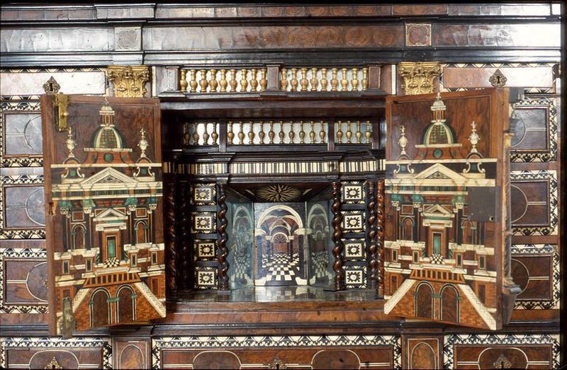 Cabinet_1
