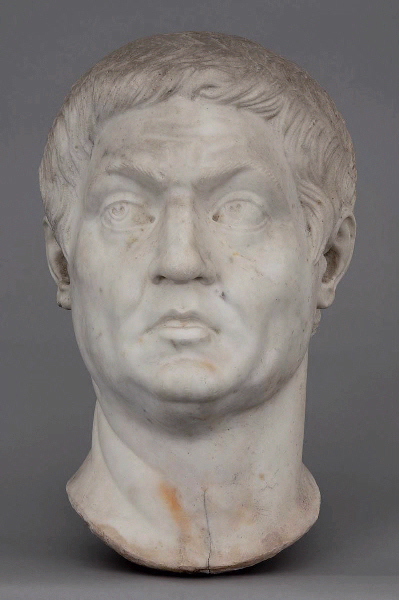Portrait sculpté de l'empereur Vitellius ; Tête de l'empereur Vitellius (élément)