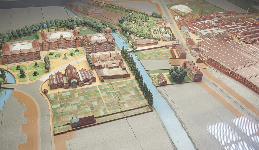 Plan-relief des propriétés de l'Association du Familistère de Guise en 1923_1