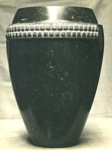 vase — Marguerite de Bayser-Gratry