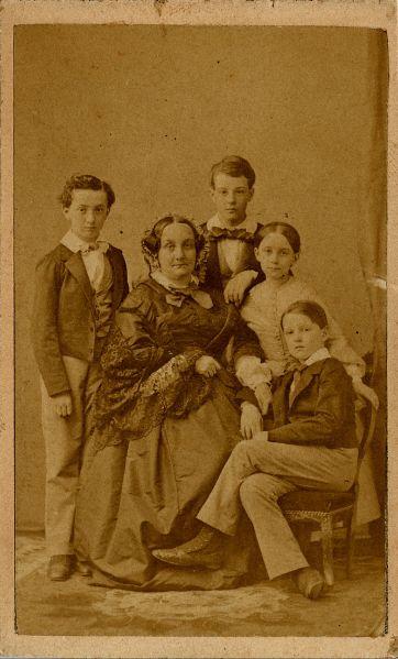 Portrait de Madame d'Imécourt et de ses enfants_0