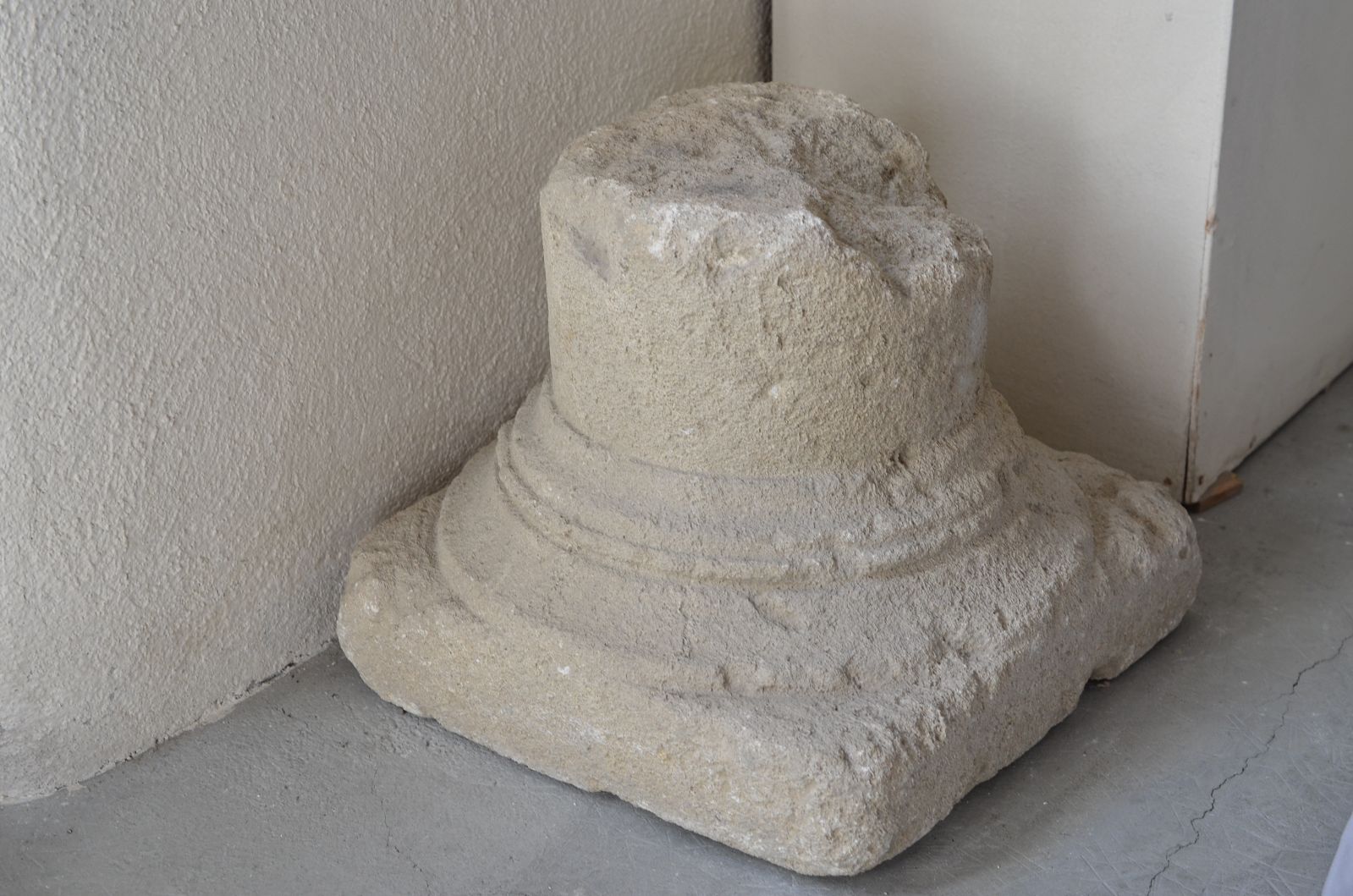 Colonne, base_0