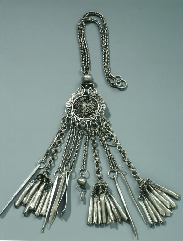 Collier, pendentif_0