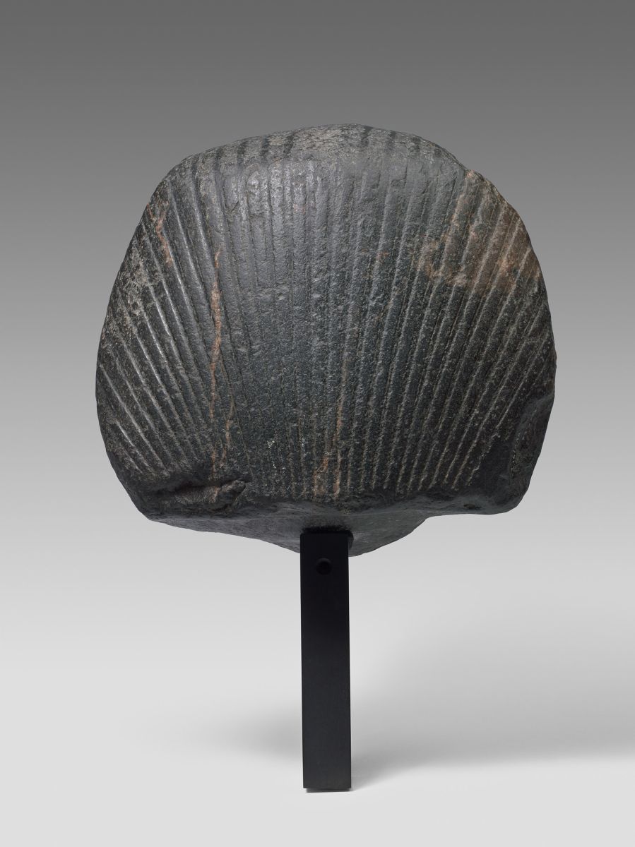 Tête d'un pharaon attribuée à Apriès (titre d'usage)_2