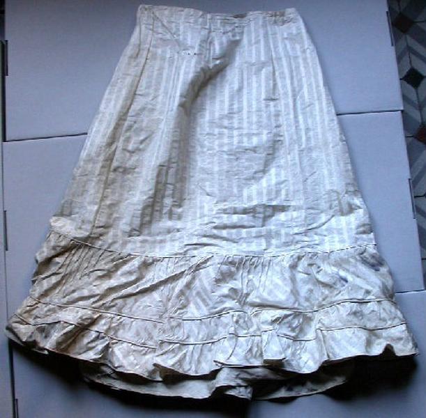 Jupon (élément d'ensemble), costume_0