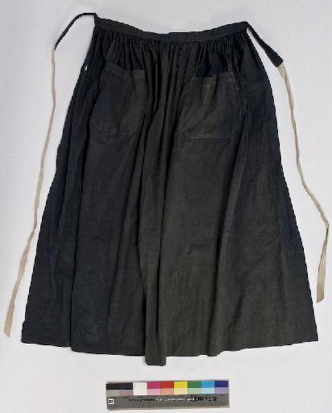 Tablier (élément d'ensemble), costume_0