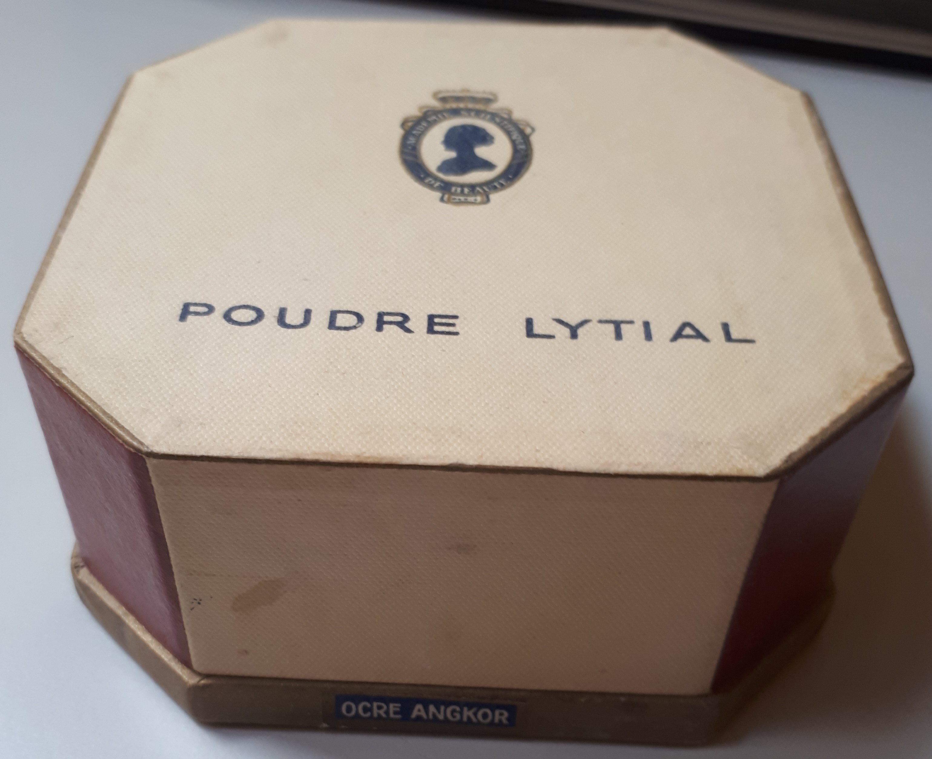 Boîte à poudre_0