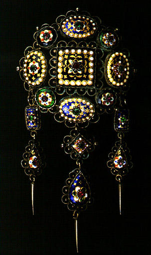 Broche à pampilles_0
