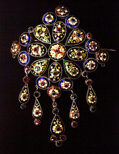 Broche à pendeloques_0
