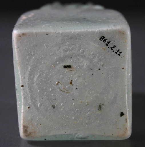Bouteille (à panse carrée, Isings 50a)_3