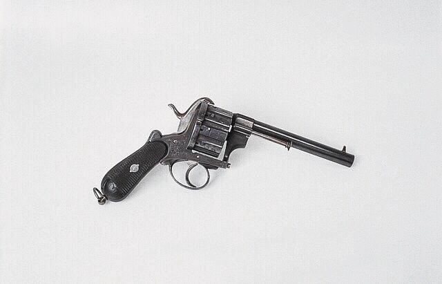 Revolver à percussion sur broche_1