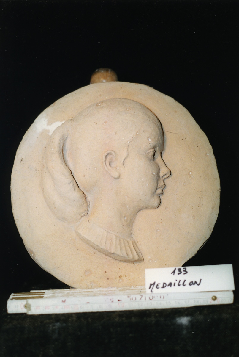 Médaillon, Marguerite Peltzer
