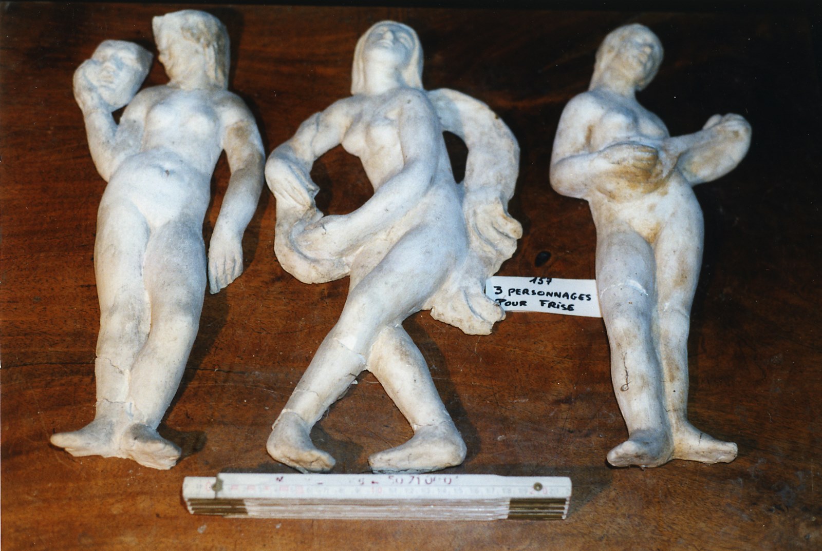 Trois personnages pour frise, Marguerite Peltzer
