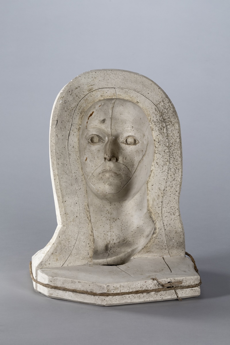 Moule de visage de femme, Marguerite Peltzer, 20e siècle