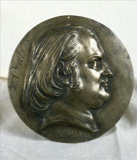 Médaillon de profil d'Honoré de Balzac_0