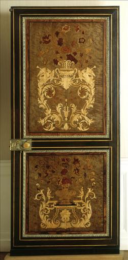 Porte en marqueterie de l'hôtel de la rue Fortunée_0