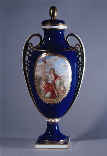 Vase couvert de forme ovoïde 'La France gardant la Constitution'_0