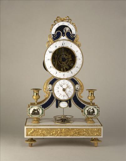 Pendule squelette à mouvement décimal_0