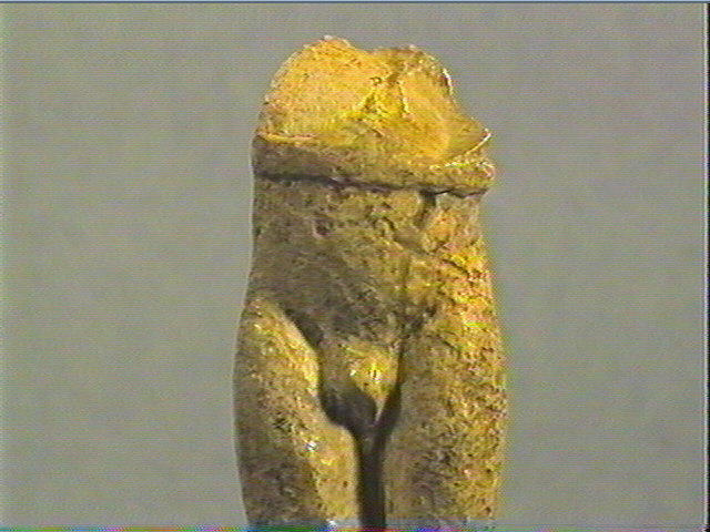 La figurine à la ceinture_1