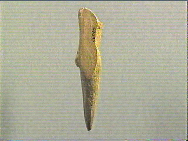 La figurine à la ceinture_3