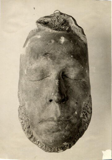 Portrait d'archéologue. Masque mortuaire de Jacques Boucher de Perthes (1788-1868). Vue de face_0