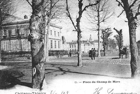 CHATEAU-THIERRY - 45. PLACE DU CHAMP DE MARS_0