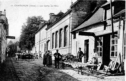 15 CHAVIGNON (AISNE) - LES ECOLES DE FILLES_0