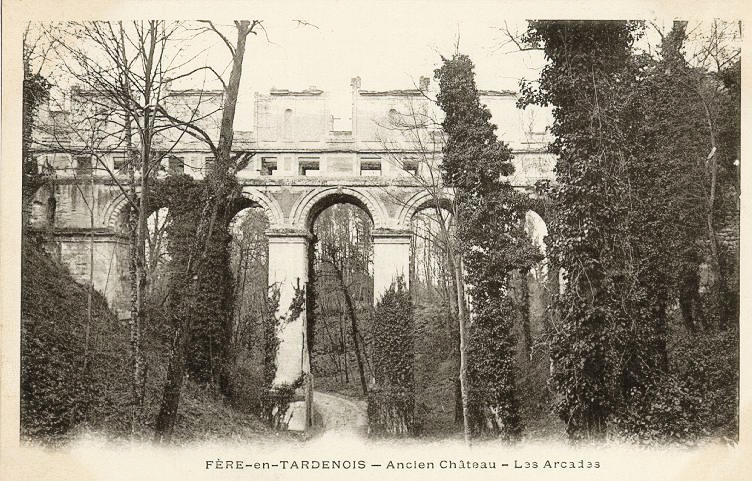 FERE-EN-TARDENOIS - ANCIEN CHATEAU - LES ARCADES_0