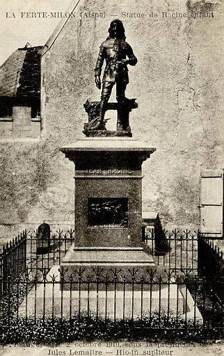 LA FERTE-MILON (AISNE) - STATUE DE RACINE ENFANT_0