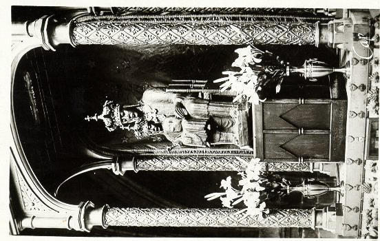 MOULINS - LA VIERGE NOIRE_0