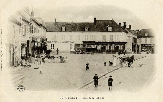 LURCY-LEVIS - PLACE DE LA LIBERTE_0
