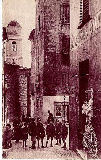 VILLEFRANCHE-D'ALLIER - UNE RUE_0