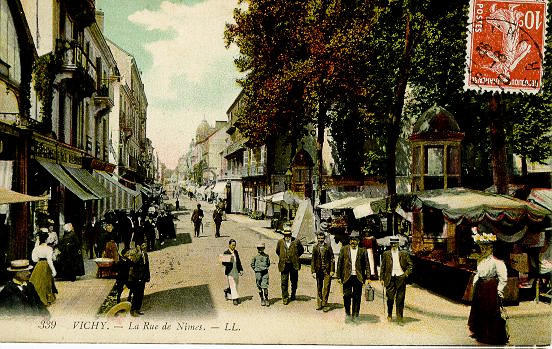 339 VICHY - LA RUE DE NIMES_0