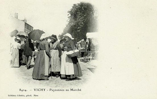 8424 VICHY - PAYSANNES AU MARCHE_0